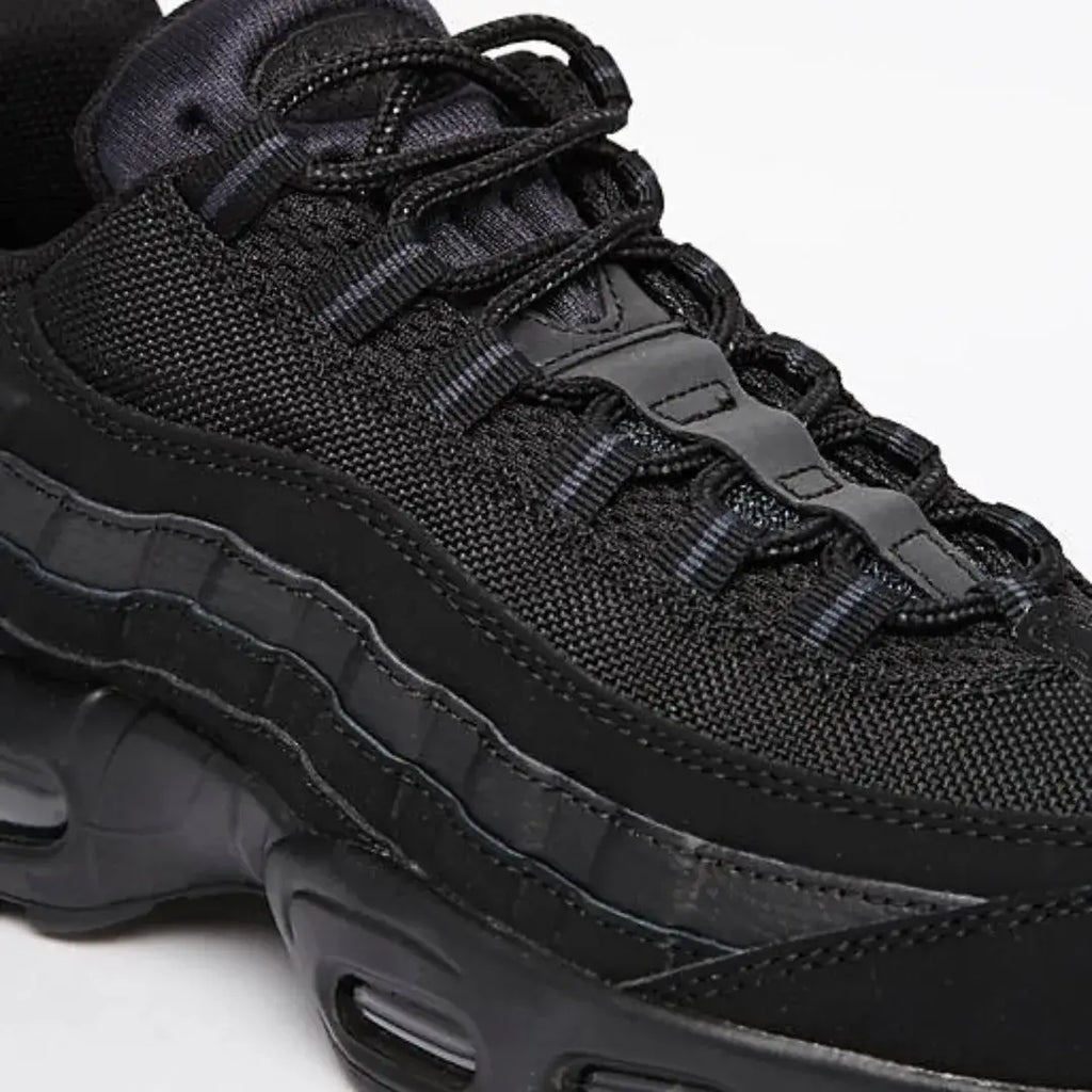 Nike 95 Essential (Black)