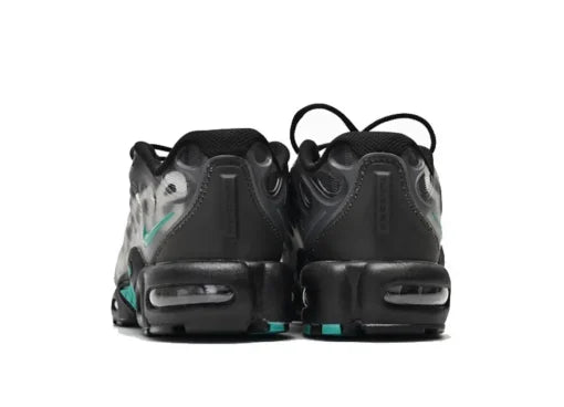 Supreme x Nike Air Max Plus (Black)