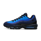 Nike Air Max 95 x Stash Harbor Blue, patika u plavom gradijentu sa crnim đonom, bočni profil
