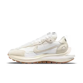 Nike x sacai VaporWaffle (White & Gum)
